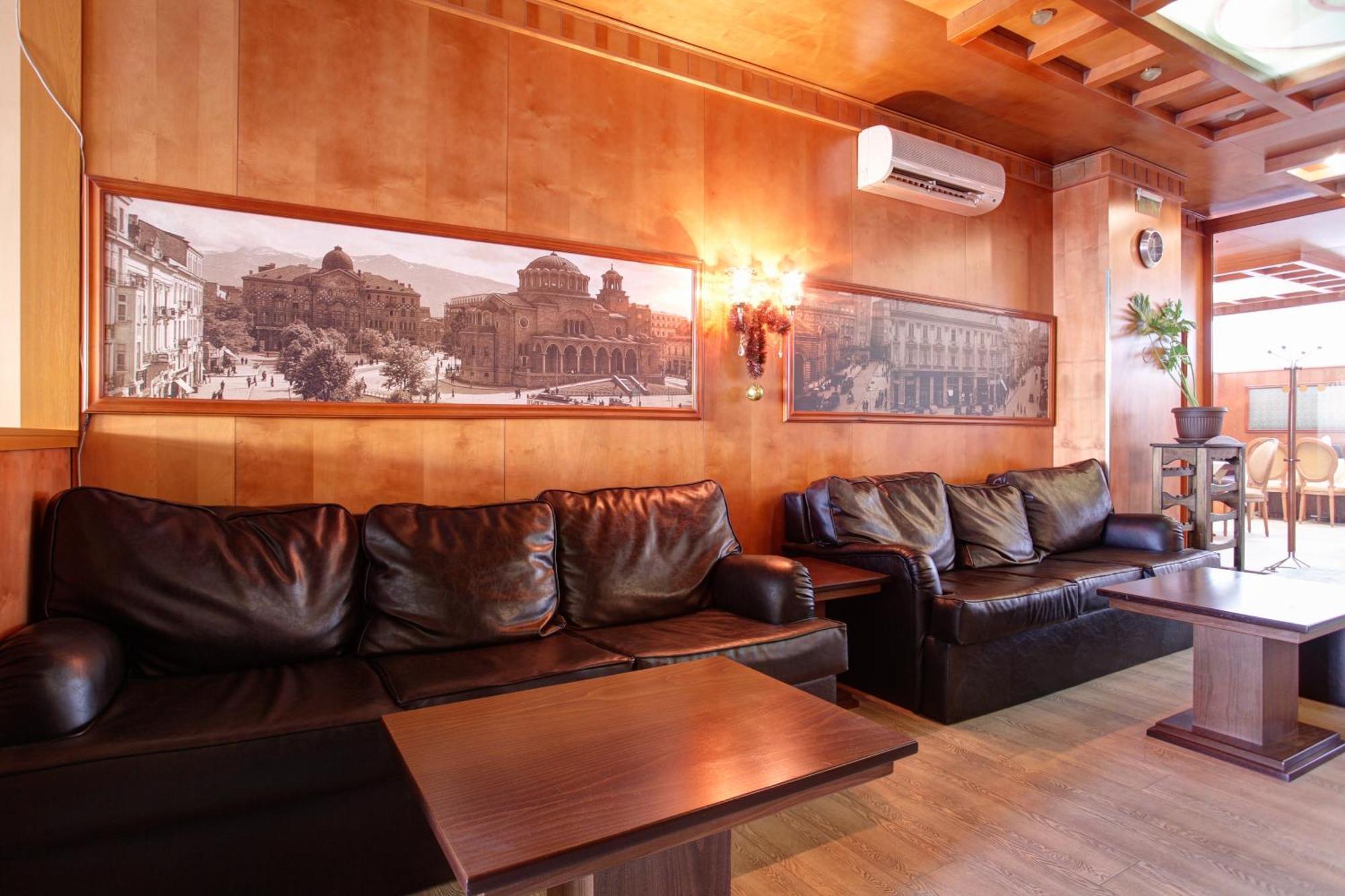 Central Plaza Hotel