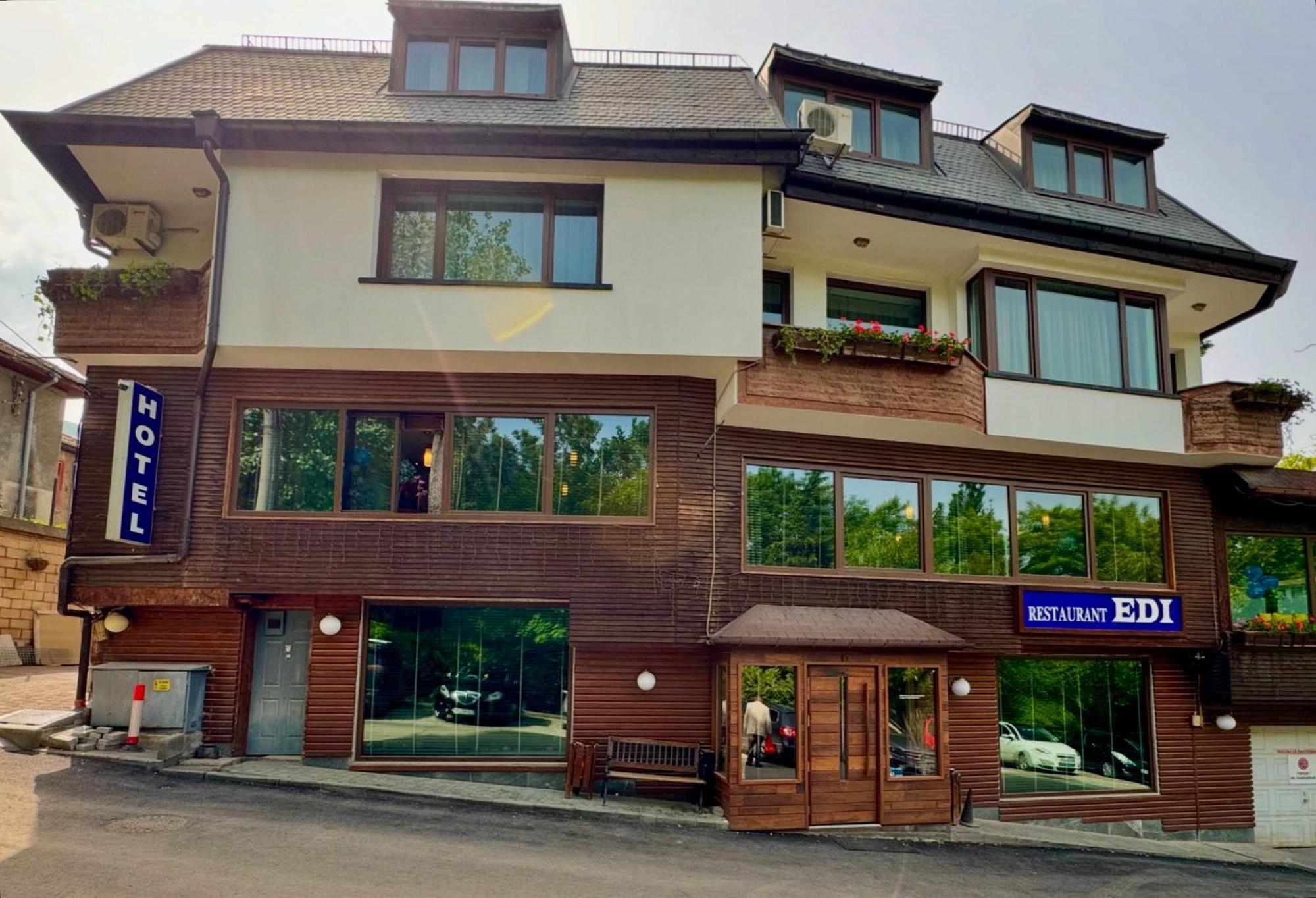Family Hotel Edi